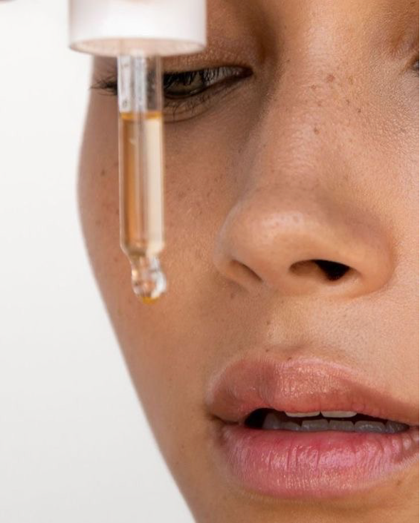 MATIS Paris Réponse Éclat radiance serum model